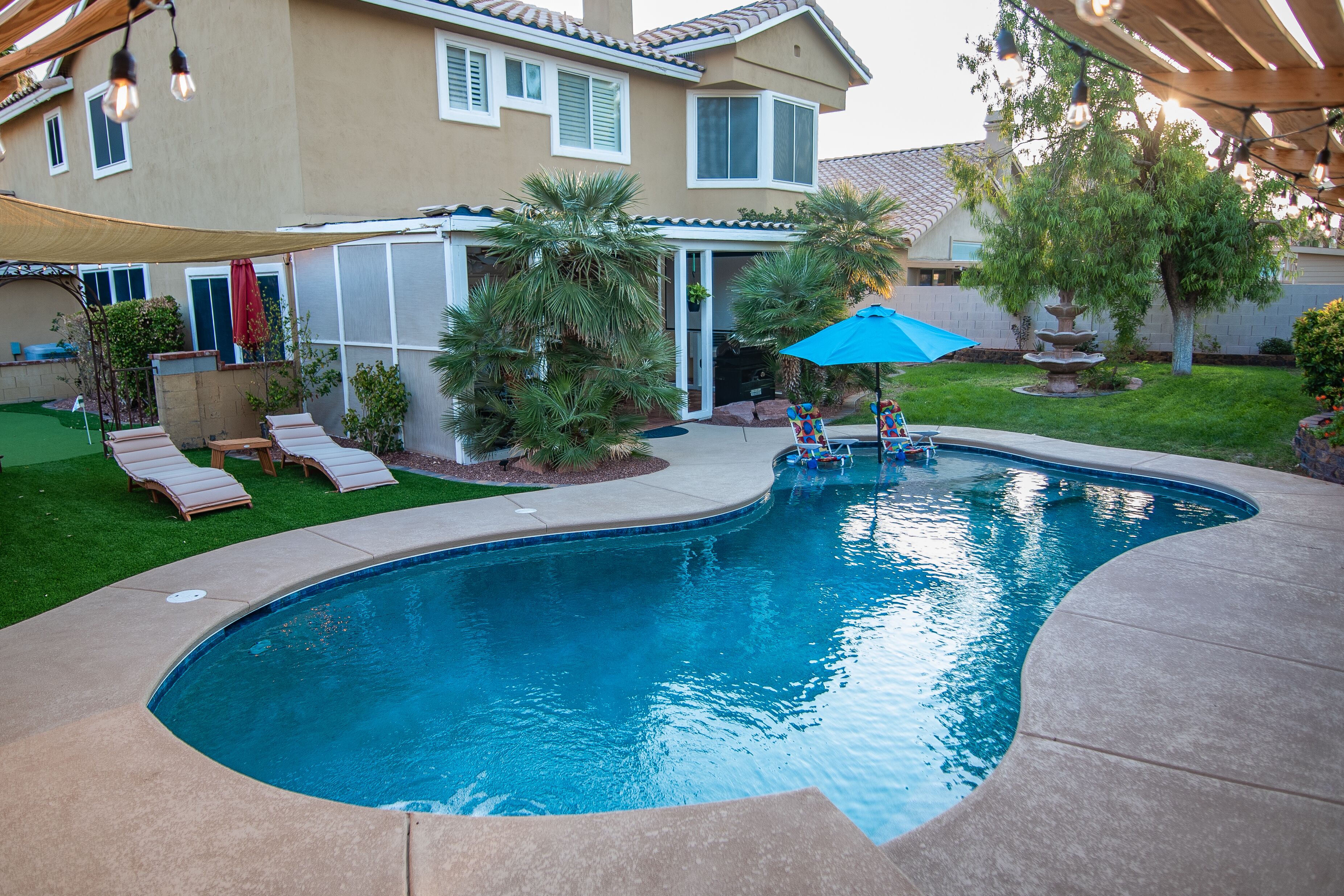 SVS: 5 Bedroom Henderson Home with Pool & Mini Golf