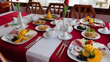 Tägliches inbegriffenes Frühstücksbuffet