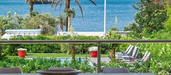 Villa at the entrance to St Tropez sea view beach 2 minutes walk
