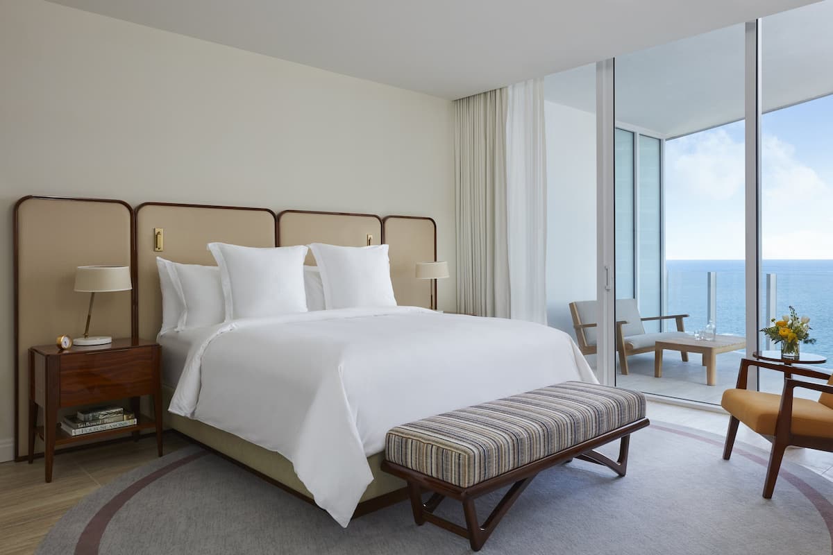 Biancheria da letto di alta qualità, copriletto in piuma, minibar