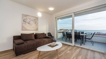 Deluxe Apartment, 2 Bedrooms, Balcony, Pool View | Terrace/patio