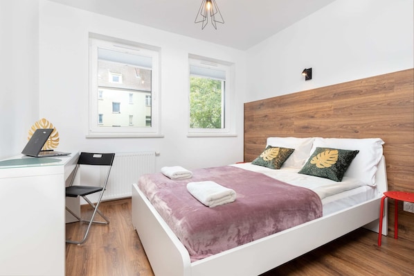 1 chambre, bureau, fer et planche à repasser, Wi-Fi