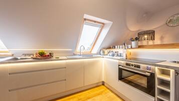 Réfrigérateur, micro-ondes, four, lave-vaisselle