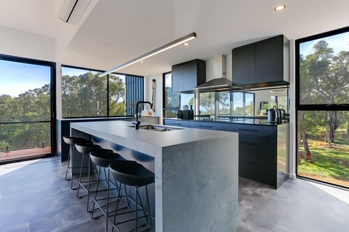 Carpe Artes – Peaceful Creative Luxury with Ocean Views