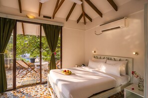 Terrace Cottage With Private Terrace | Premium bedding, iron/ironing board, free WiFi, bed sheets - Moustache Goa Luxuria - Hostel (Vagator)