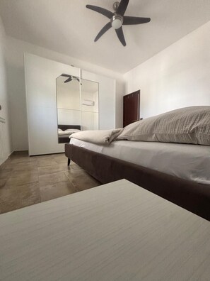 2 chambres, bureau, accès au Wi-Fi (inclus), literie fournie