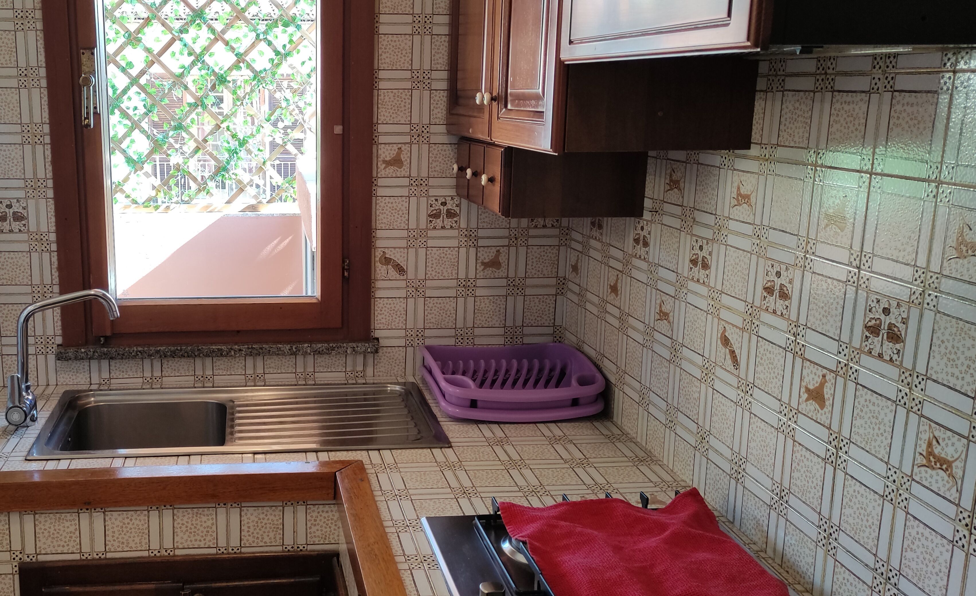 Kylskåp, mikrovågsugn, ugn och spishäll