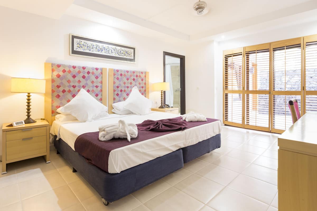 2 bedrooms, down duvets, in-room safe, individually decorated