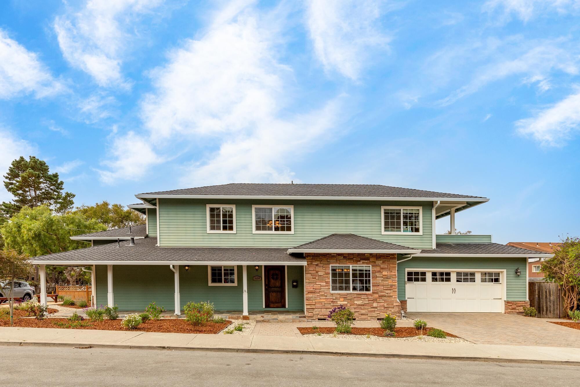 Beautiful four bedroom with Bay Views