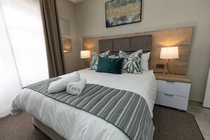Deluxe Apartment | 3 bedrooms, in-room safe, desk, laptop workspace - Caribbean Estates - 35 Montego Bay (Port Edward)