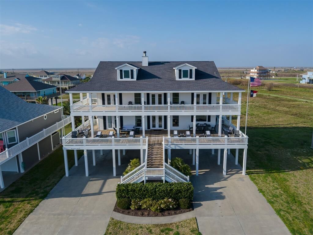 Amazing Views from this 6 Bedroom home with elevator!