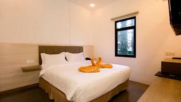 Superior Double Room | Hypo-allergenic bedding, soundproofing, iron/ironing board, free WiFi