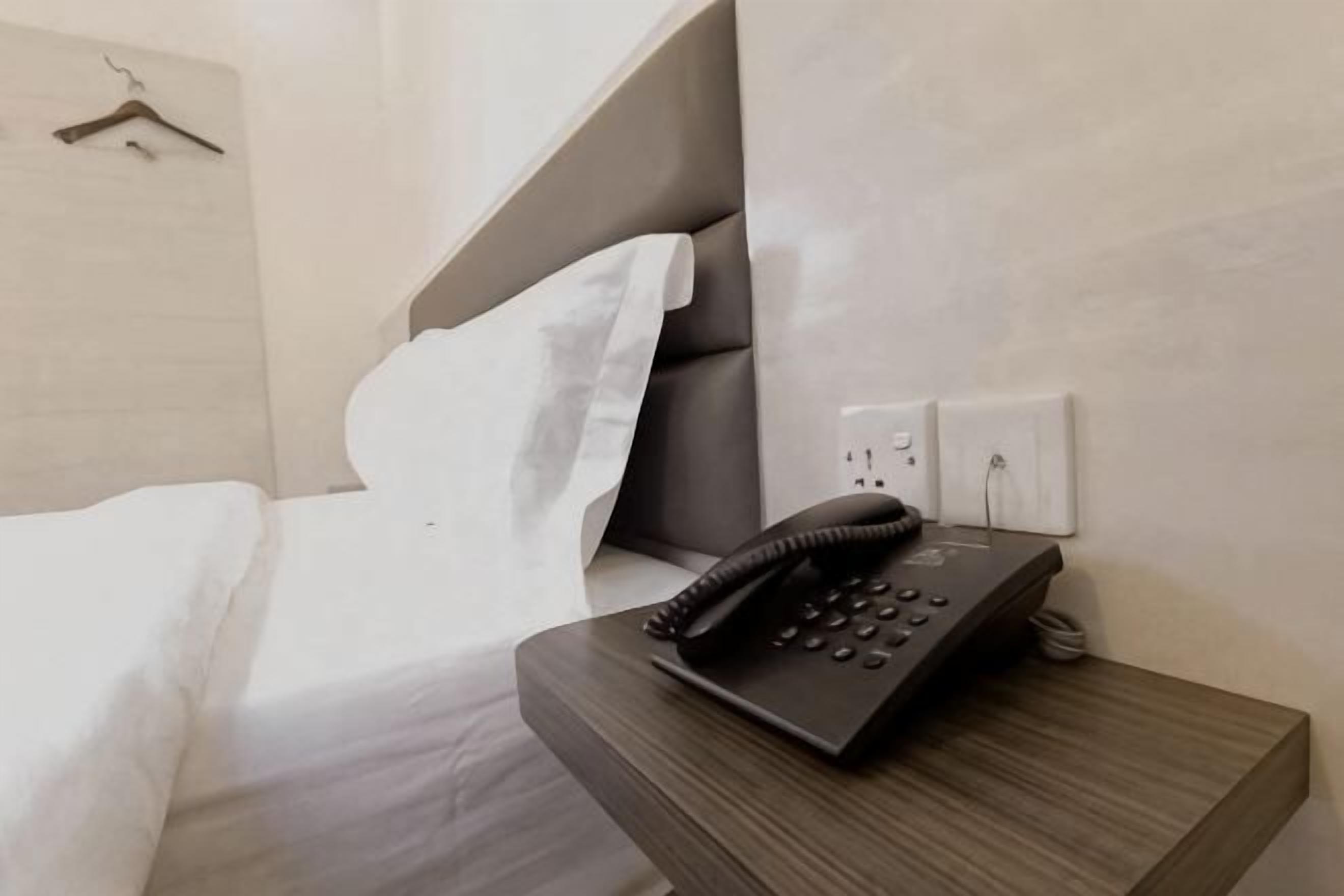 Hypo-allergenic bedding, soundproofing, iron/ironing board, free WiFi