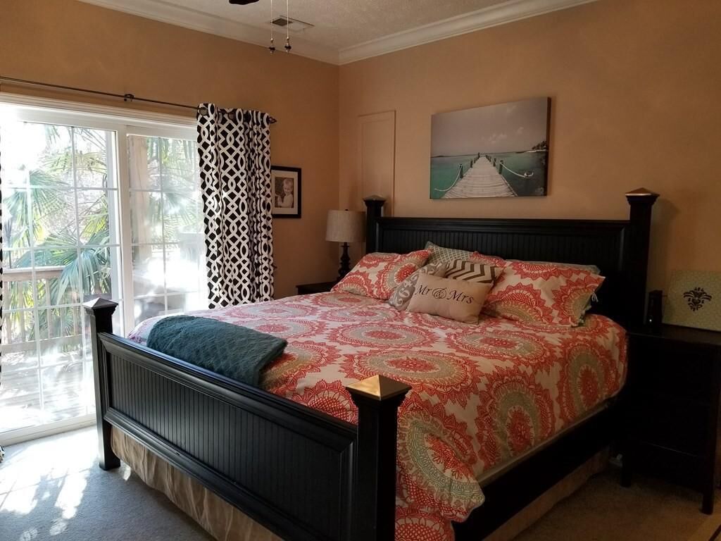 4 makuuhuonetta, silitysrauta/-lauta, ilmainen Wi-Fi, vuodevaatteet