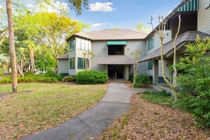 Exterior - Renovated Tennis Villa, lagoon views (Kiawah Island)