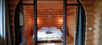 Unique and atypical log cabin