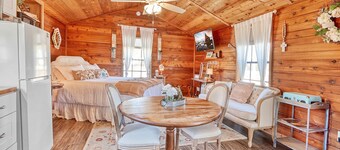 Creekside Cabins - The Nest | Romantic Cottage with Creek Access
