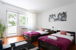 2 bedrooms, laptop workspace, bed sheets