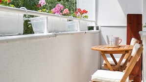 Unclassified image, 4 of 17, button - Bright 2bdr Apartment With a Balcony (Zagreb)