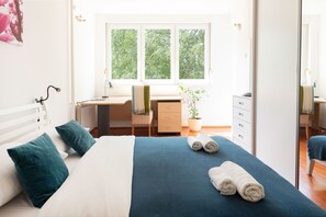 2 bedrooms, laptop workspace, bed sheets - Bright 2bdr Apartment With a Balcony (Zagreb)