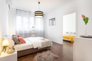 2 bedrooms, iron/ironing board, bed sheets