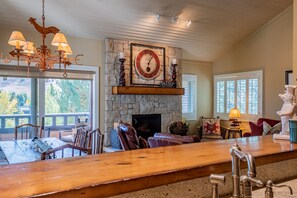 Interior - Wildflower Condo 671 - Beautiful Sun Valley Resort Condo For 8 Guests (Sun Valley)