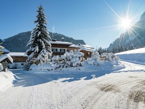Surroundings [winter] (1-5 km)