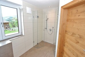 Een douche, een haardroger