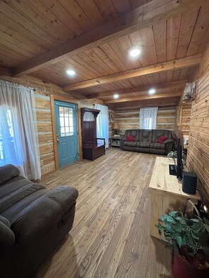 Smart TV - Smith Lake Alabama Cabin’s - C (Cullman)