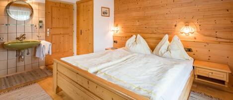 6 bedrooms, free WiFi