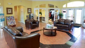 Casa de ciudad, 3 habitaciones | Área de sala de estar