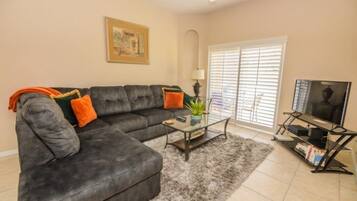 Townhome, 4 Bedrooms | Living area