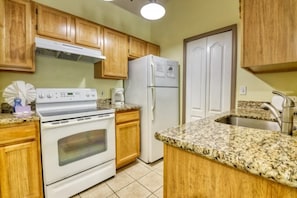 Condo, 1 Bedroom | Private kitchen