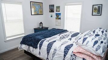 3 bedrooms, iron/ironing board, travel crib, free WiFi