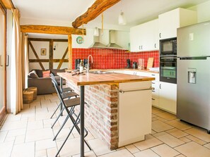 Fridge, microwave, oven, stovetop - Rustic Retreat in Malmedy (Longfaye)