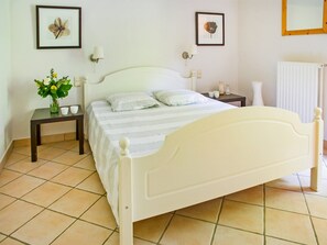 10 bedrooms, WiFi - Rustic Retreat in Malmedy (Longfaye)