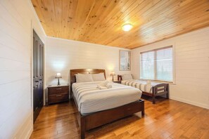 6 bedrooms, WiFi, bed sheets