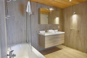 Bathtub
