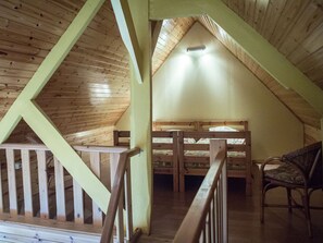 Interior - Spacious, atmospheric upper floor of a farmhouse with garden (Loenhout)