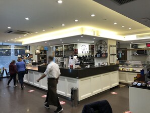 包每日自助早餐