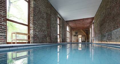 Gruppenvilla mit Pool & Sauna