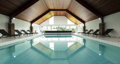 Luxuriöse Residenz mit beheiztem Pool in Aubel