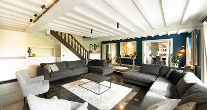 Luxury villa with heated pool near Liège