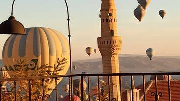 Suite – panorama, badekar, dalutsikt | Terrasse/patio