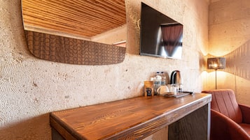 Panoramic Suite, Bathtub, Valley View