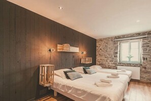 5 bedrooms, WiFi