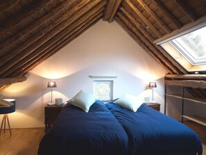 6 bedrooms, iron/ironing board, WiFi - Peaceful Holiday Home (Rochefort)