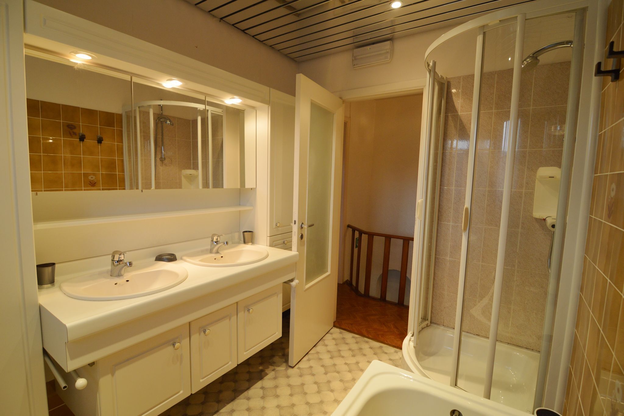 Bathtub