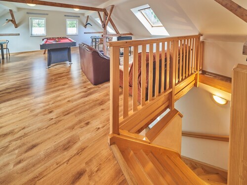 Spacious Mountain Retreat