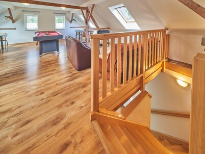 Spacious Mountain Retreat